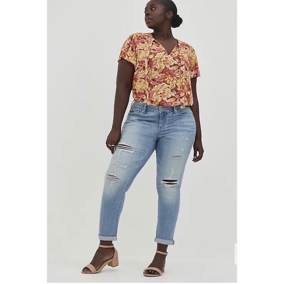 NWT TORRID Rayon Crepe Tie Flutter Sleeve Peasant Top Size 5X - Picture 4 of 8